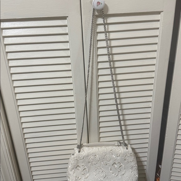 Chic Cream Floral Shoulder Bag
